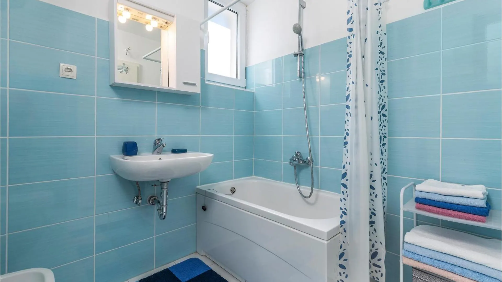 2 Bedroom Awesome Apartment In Icici