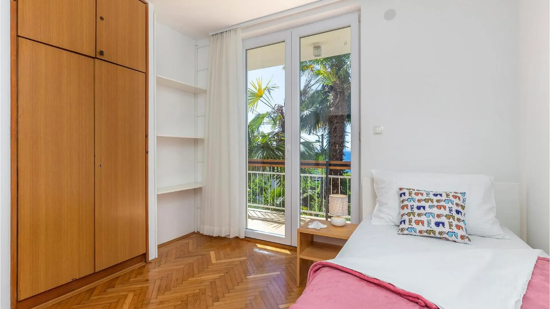2 Bedroom Awesome Apartment In Icici